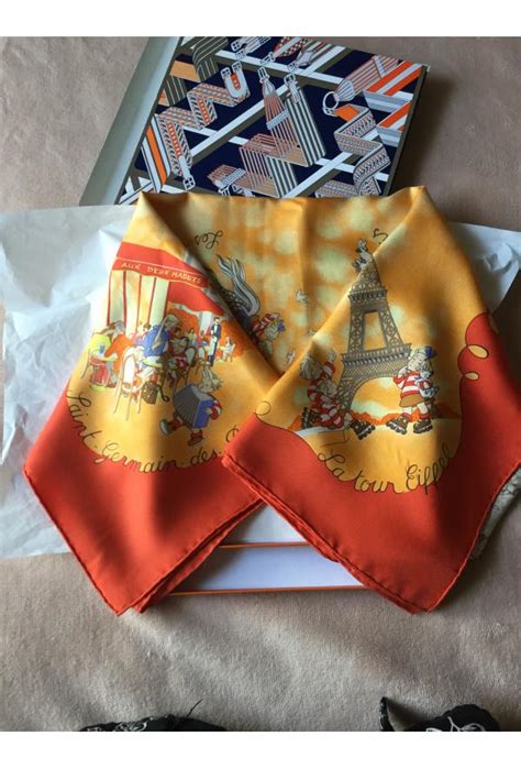 foulard hermès intitulé LES TRIPLES modèle rare & recherché.